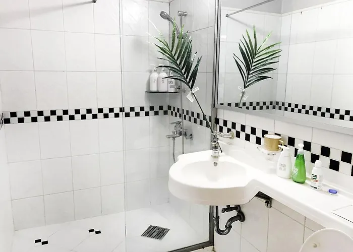 A House With A Great View And Elevator Access Right In Front Of Hongik Univ Station *